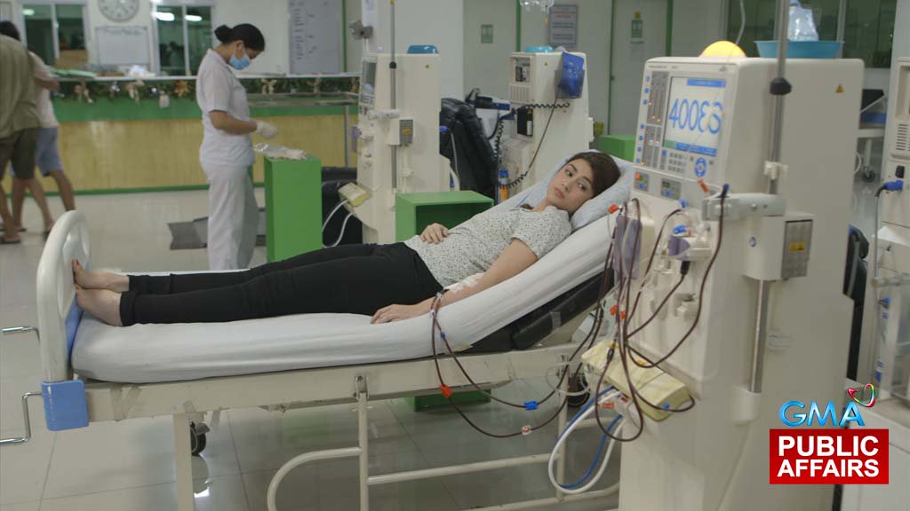 TadhanaGMA's tweet photo. Kahit may sakit si Estela, pilit siyang lumalaban para patuloy na masuportahan ang kanyang pamilya. #GabCarOnKarelasyon https://t.co/H2x7lfp2LY