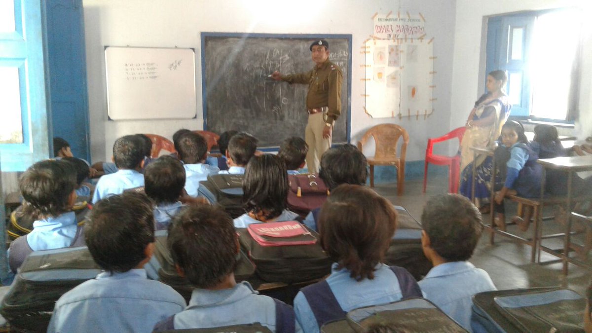 spbankura's tweet photo. #MejiaPS organised #SafeDriveSaveLife campaign at Udhabpur Primary School #ProjectJagaran and distributed #StudyMaterials to students. https://t.co/O5OWW4n4B2