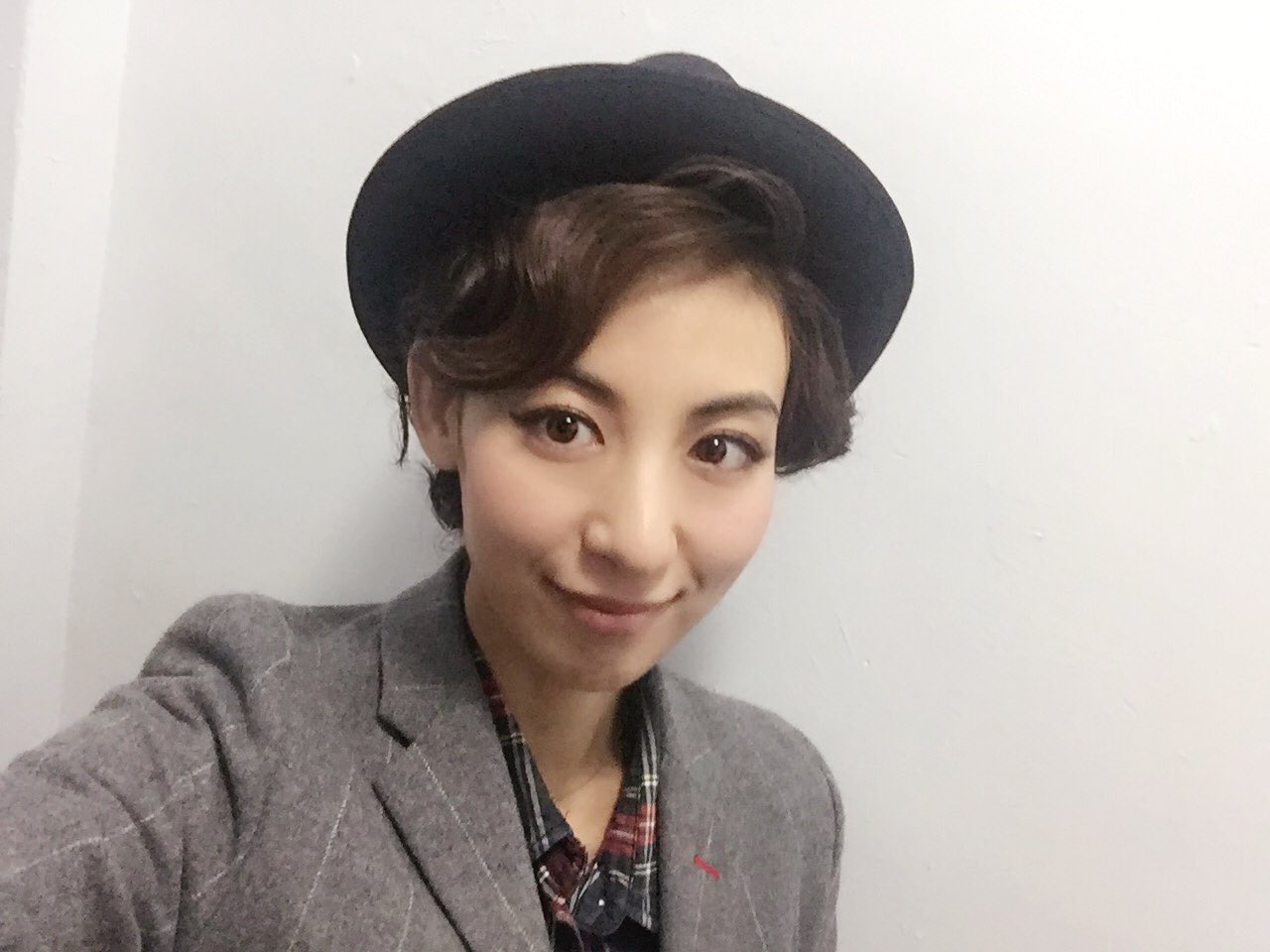Twitter এ 大久保麻梨子の台湾生活 昨日の撮影後 私服に着替えたらなんだかちょっと宝塚風 W 台湾 撮影 終わり 宝塚 男役 風 T Co Oulgf3wcpf ট ইট র