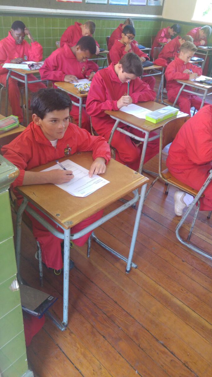 KingEdVIISchool's tweet photo. #RedOrientation @KingEdVIISchool Grade 8's doing a bit of #braingym & intro by 2017 prefects! https://t.co/vViKZSn4rU