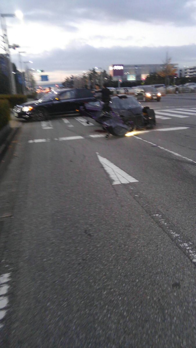 Insolite L Unique Pagani Zonda Zozo Percute Une Maybach Automoto Tf1
