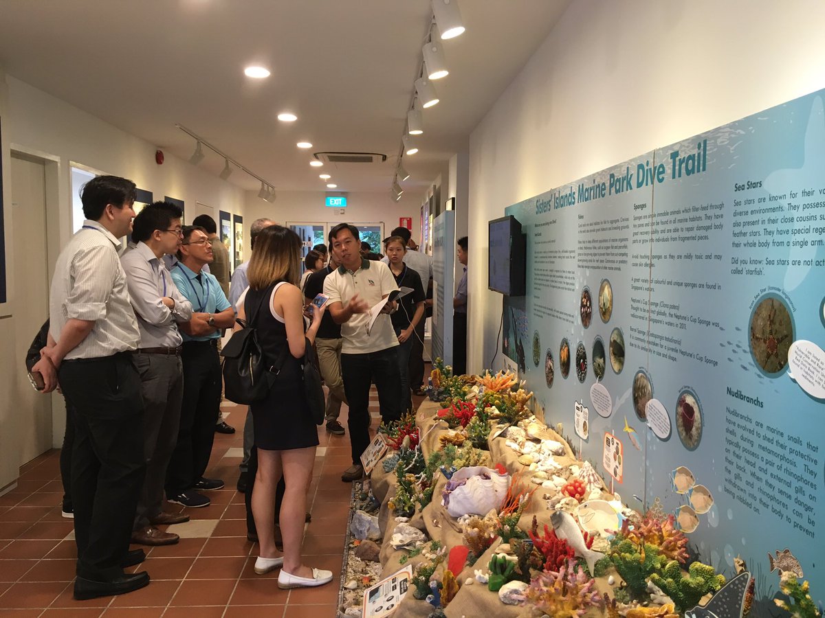 MicrobesSg's tweet image. NParks giving introduction on the Sister&apos;s island marine park dive trail during launch of #MSRDP #SJINML #SistersIsland #singapore