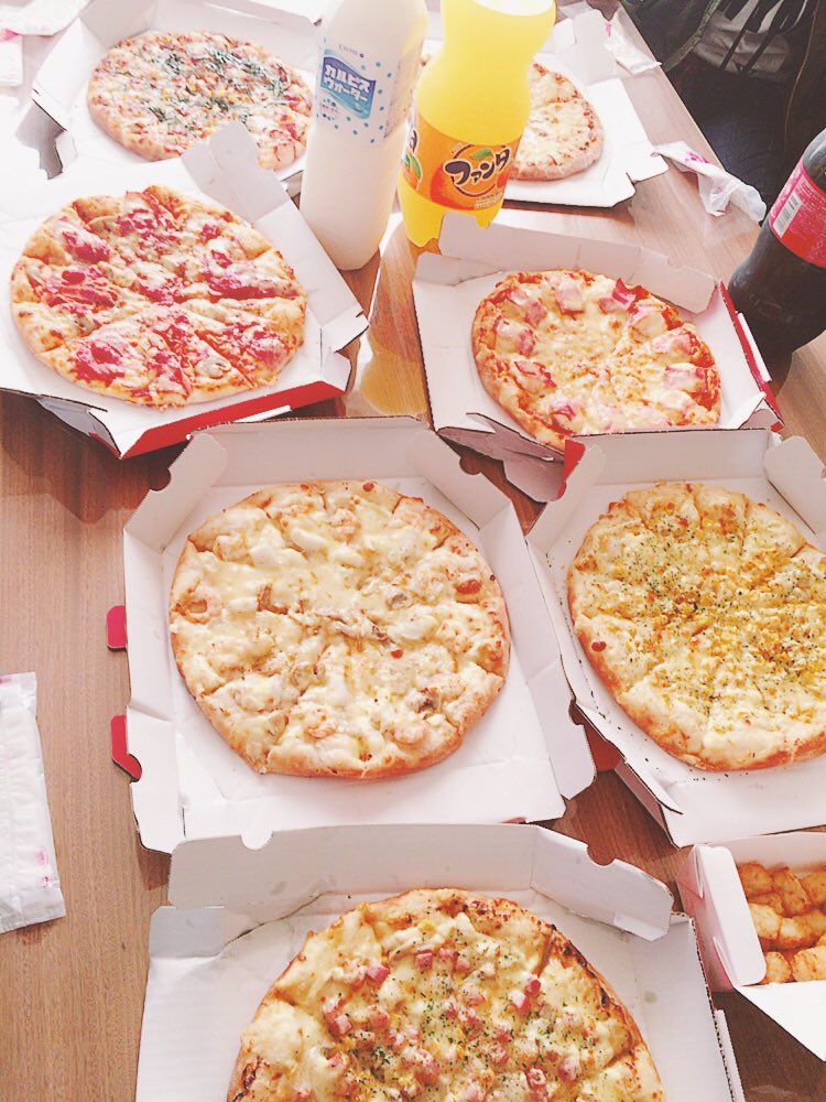 yuujawjgmx's tweet image. 🍕パーティ！！！ #pizzapockets
たのしかった！！！✌🏻️

なつ 家 ありがと😝💗