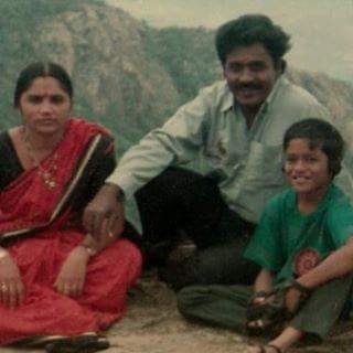 vconnectu's tweet image. #Goldenchildhood @dhanushkraja with his Parents ! 

@itsjshree @vconnect_tv