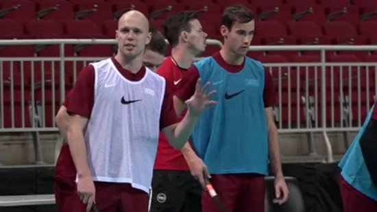 Sportacentrs's tweet photo. Florbola treniņa skaņas: Visi kaut kur garām "grabina" pagaidām, mūziku vajag! https://t.co/CCkMvWYFZF https://t.co/7wE6HSZkA0