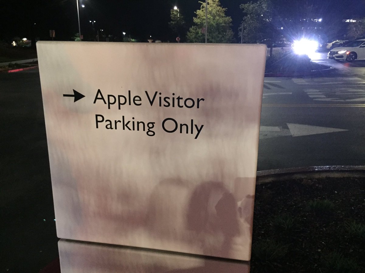 anoyngguy's tweet photo. It´s time to get something new #apple #cuppertino https://t.co/PVIf4UEiGe