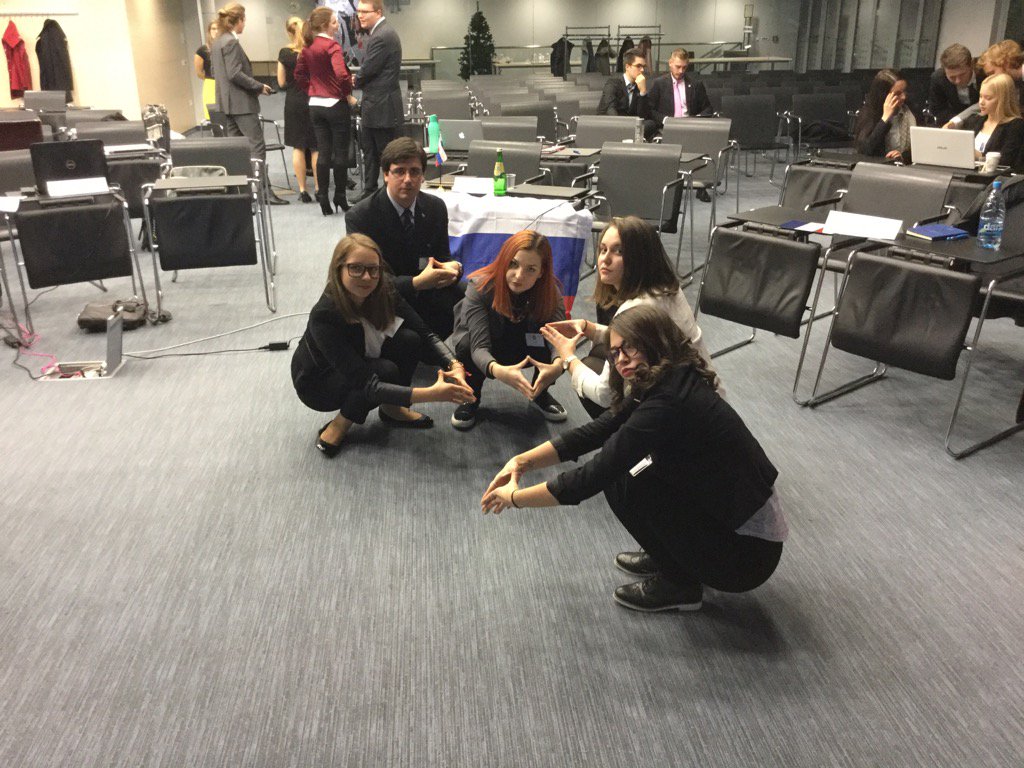 RussiaADP's tweet photo. Priprave na današnje pogajanje so potekale v tradicionalnem slogu. #Tradition #FDVADP https://t.co/4yODqnNB7b