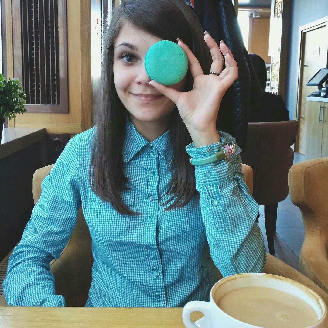 Как насчет десерта? 
Traveler's Coffee ждет тебя каждый вечер на"Сладкие часы"со скидкой на десерты 50%!*
*уточняй про акцию в своей кофейне