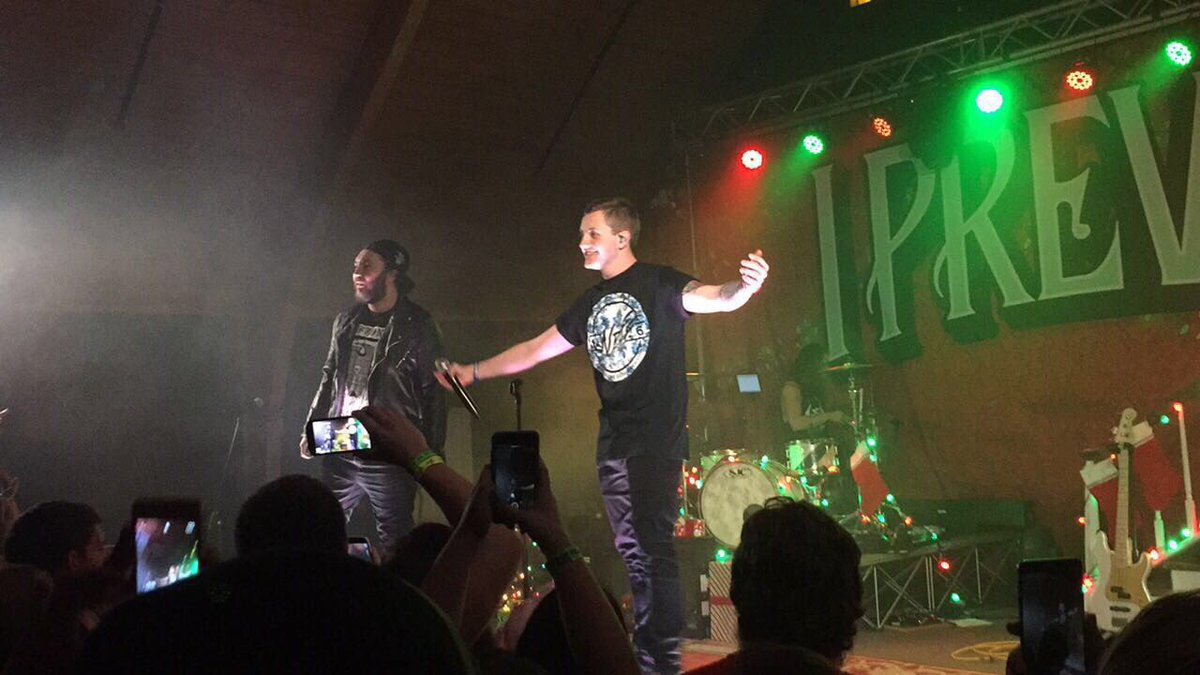 ariannaschmidt's tweet photo. Another great show by @IPrevailBand! #rebelswithoutaclaustour https://t.co/DUTfnoQxr3