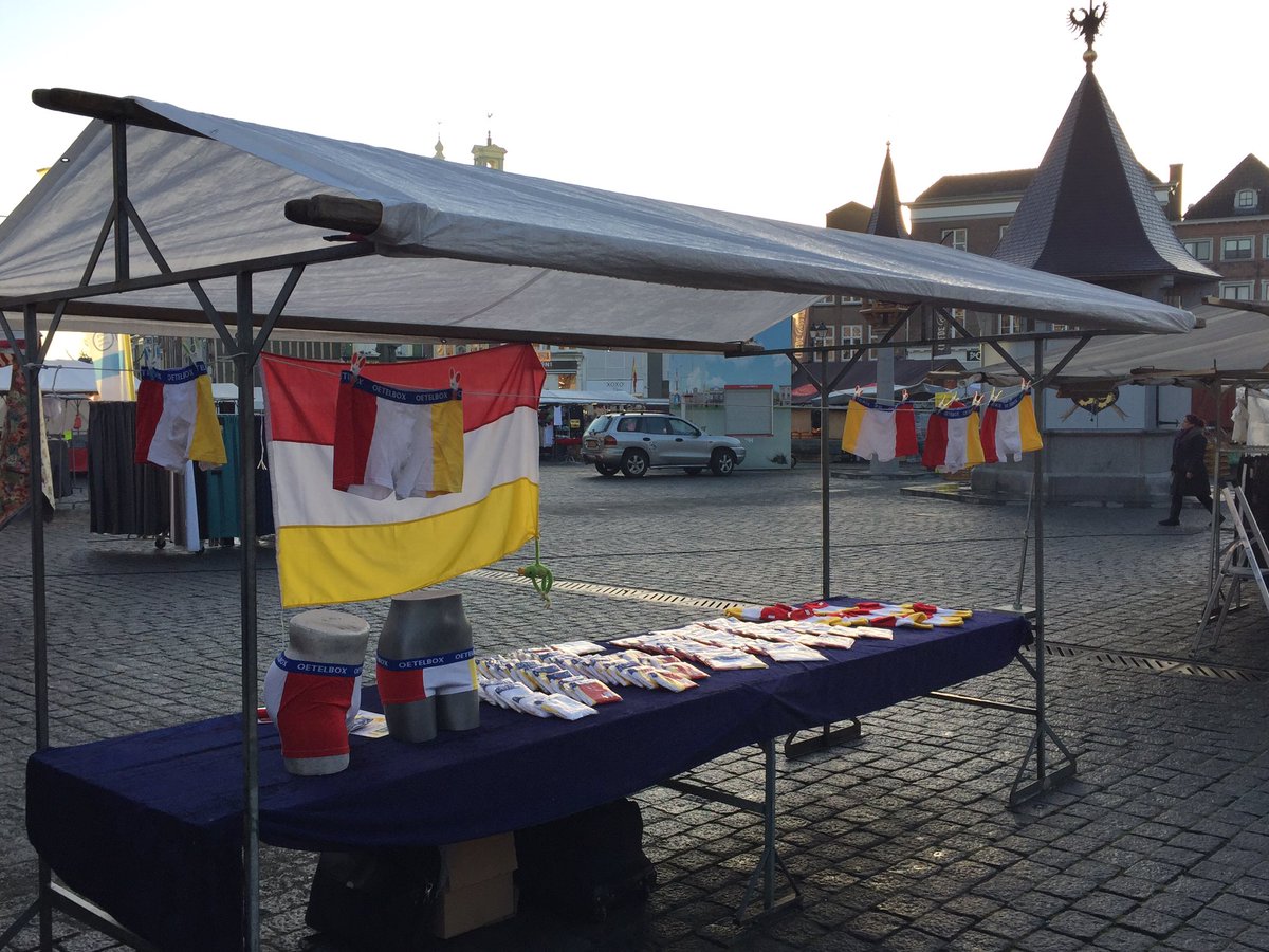 Het wordt echt een prachtige dag vandaag dus kom snel. De Oeteldonkse, uh Bossche, markt heet u van harte welkom. #surprise