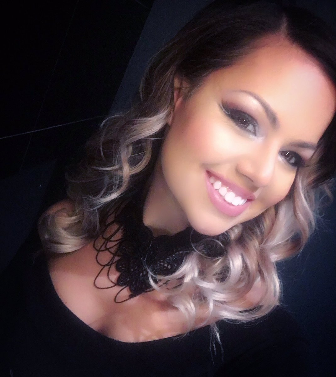 Numreen's tweet photo. Struggling to fall asleep so I'll post last night's #makeup look for a private event. #model #beauty #stylist #mua #glam #torontomodels https://t.co/zwdHuS2zUT