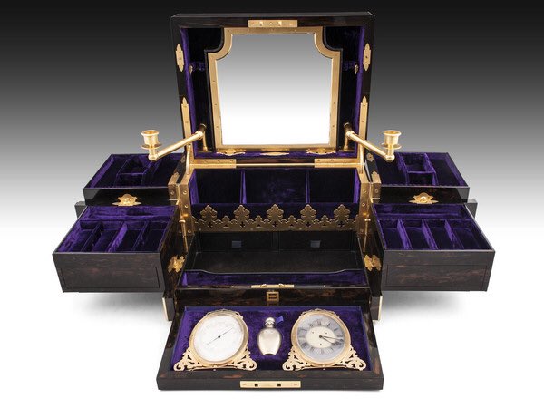BADA1918's tweet photo. Christmas shopping made simple! Visit 20 of BADA's leading members at @Antiques4Every1 this weekend @thenec #BuyWithConfidence #BuyFromBADA https://t.co/ygn6lvAHws