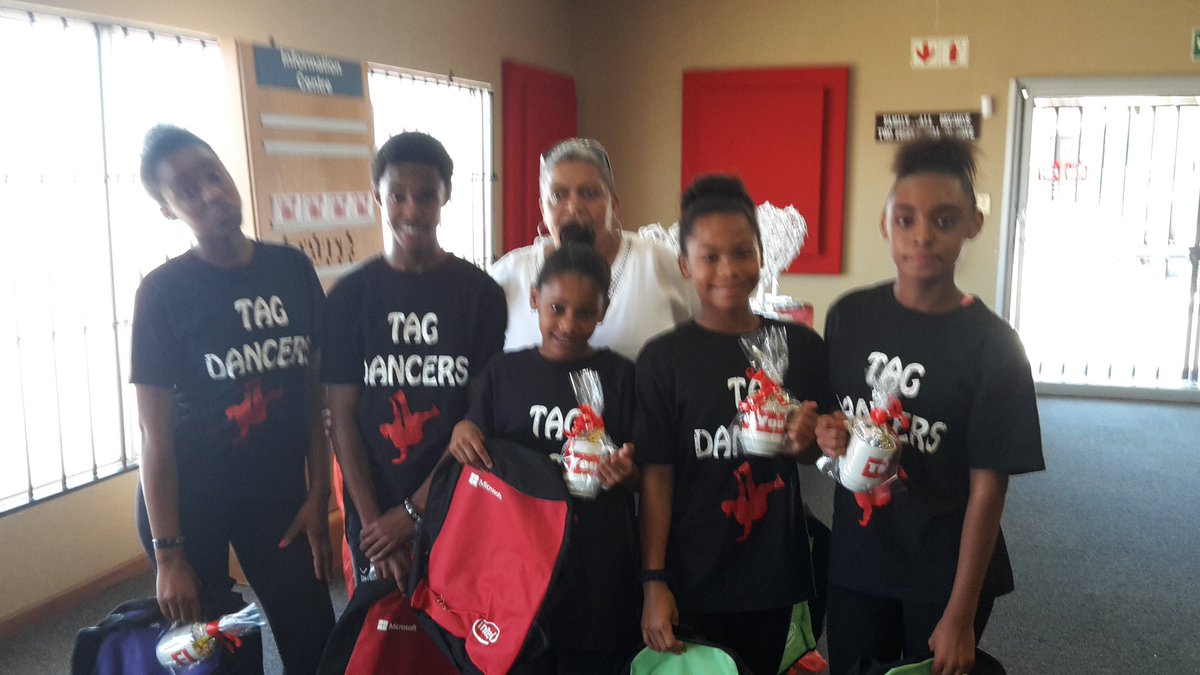 rlabsjozi's tweet photo. The TAG Dancers #RlabsSwag https://t.co/XNOLJmRPmV