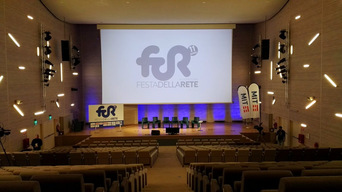 festadellarete's tweet photo. Manca davvero poco per questa 11a edizione di #FDR16. In auditorium è tutto pronto. Non mancate! https://t.co/dtnEA6iEaq