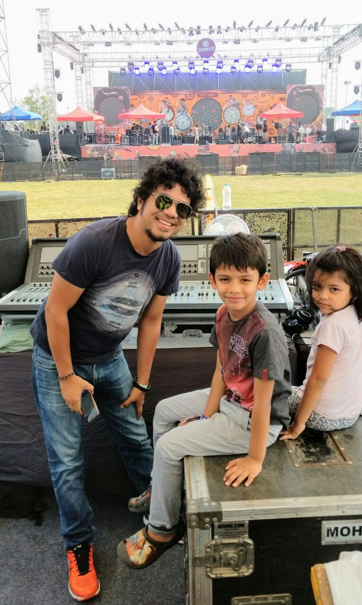 paponmusic's tweet photo. #Soundcheck with the munchkins. @NH7 Pune tonight! https://t.co/PR2bkJjB6U