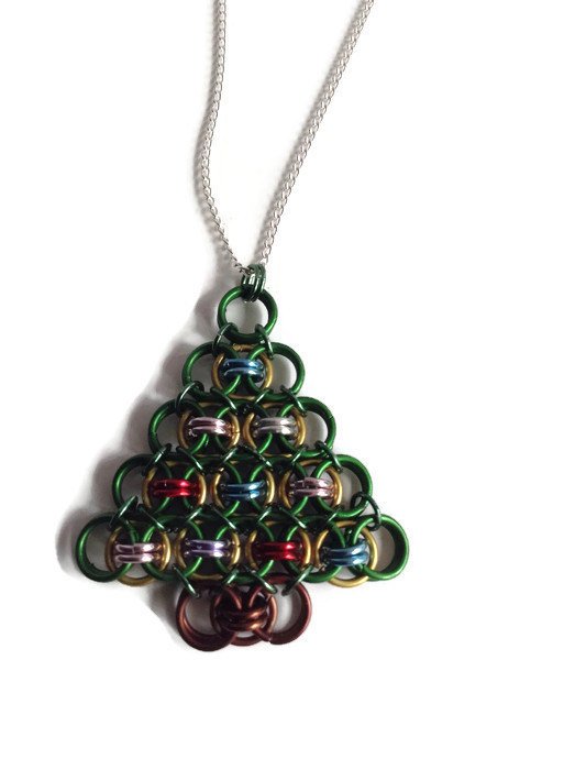 ArtisanJByViv's tweet photo. Christmas Tree Pendant, Festive Necklace, Chainmaille Jewellery, Gift For … https://t.co/0atXrk8ajC #Etsy #HelmWeave https://t.co/0D2QsipfAp