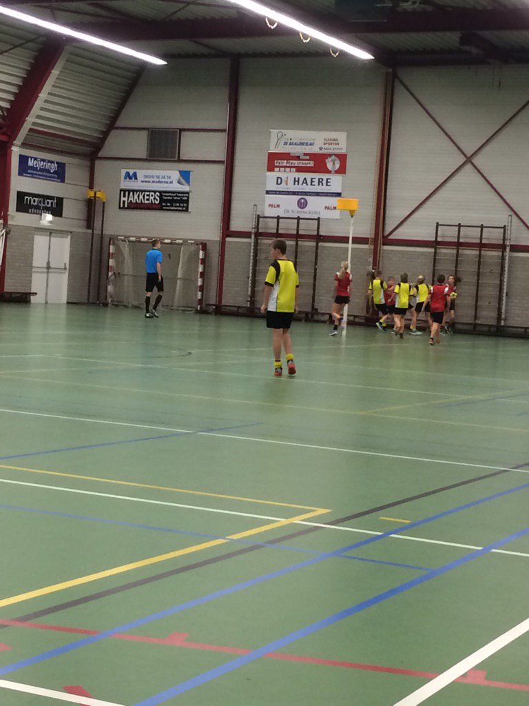 Lastig kiezen voor wie ik moet zijn in deze topper tussen <a href="/KVJuventa/">Juventa</a> D1 en <a href="/DOS46/">DOS'46/VDK Groep</a> D1.