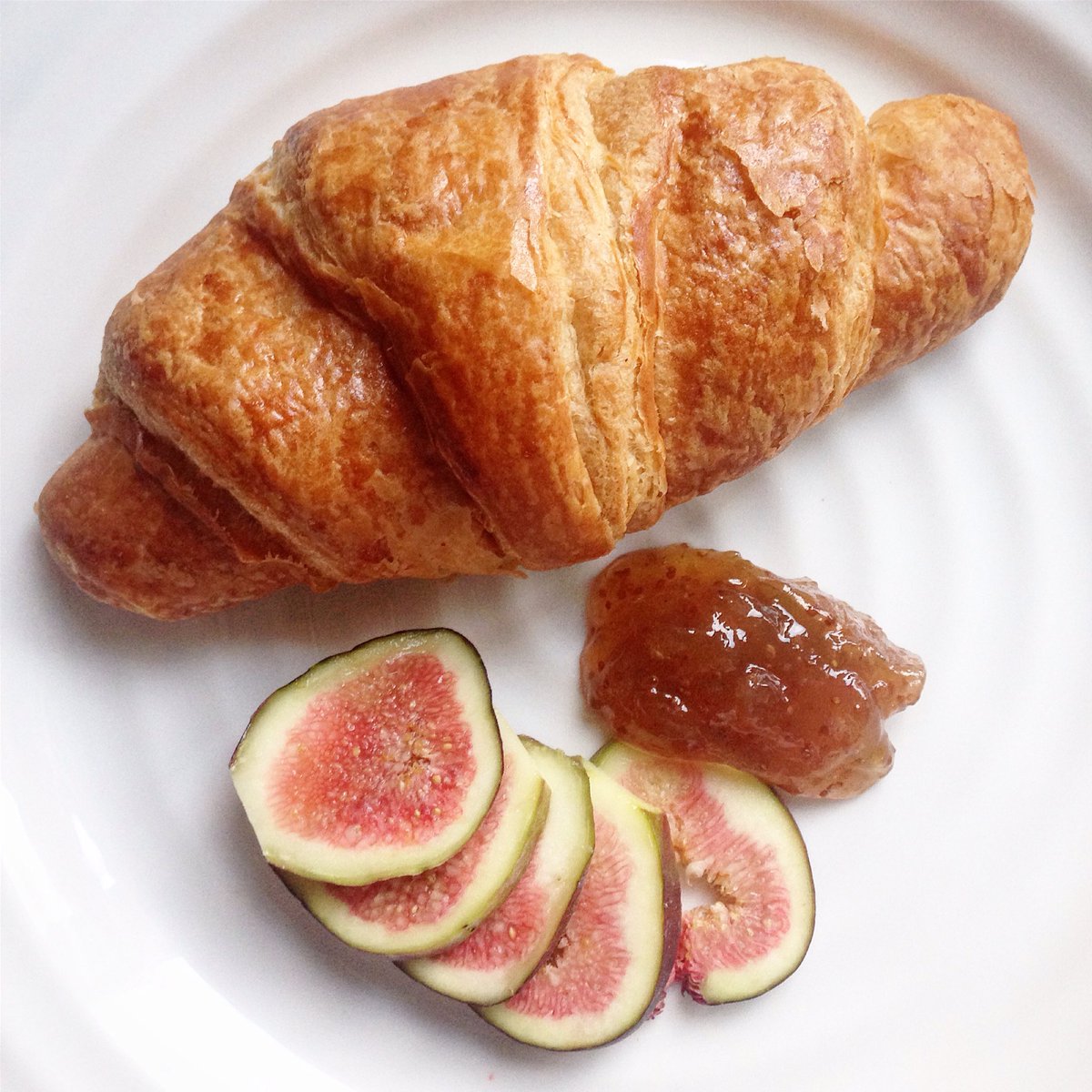 yum_choc's tweet photo. Simple start to Saturday 💕 #weekeeeeend https://t.co/XgSThBMbGd
