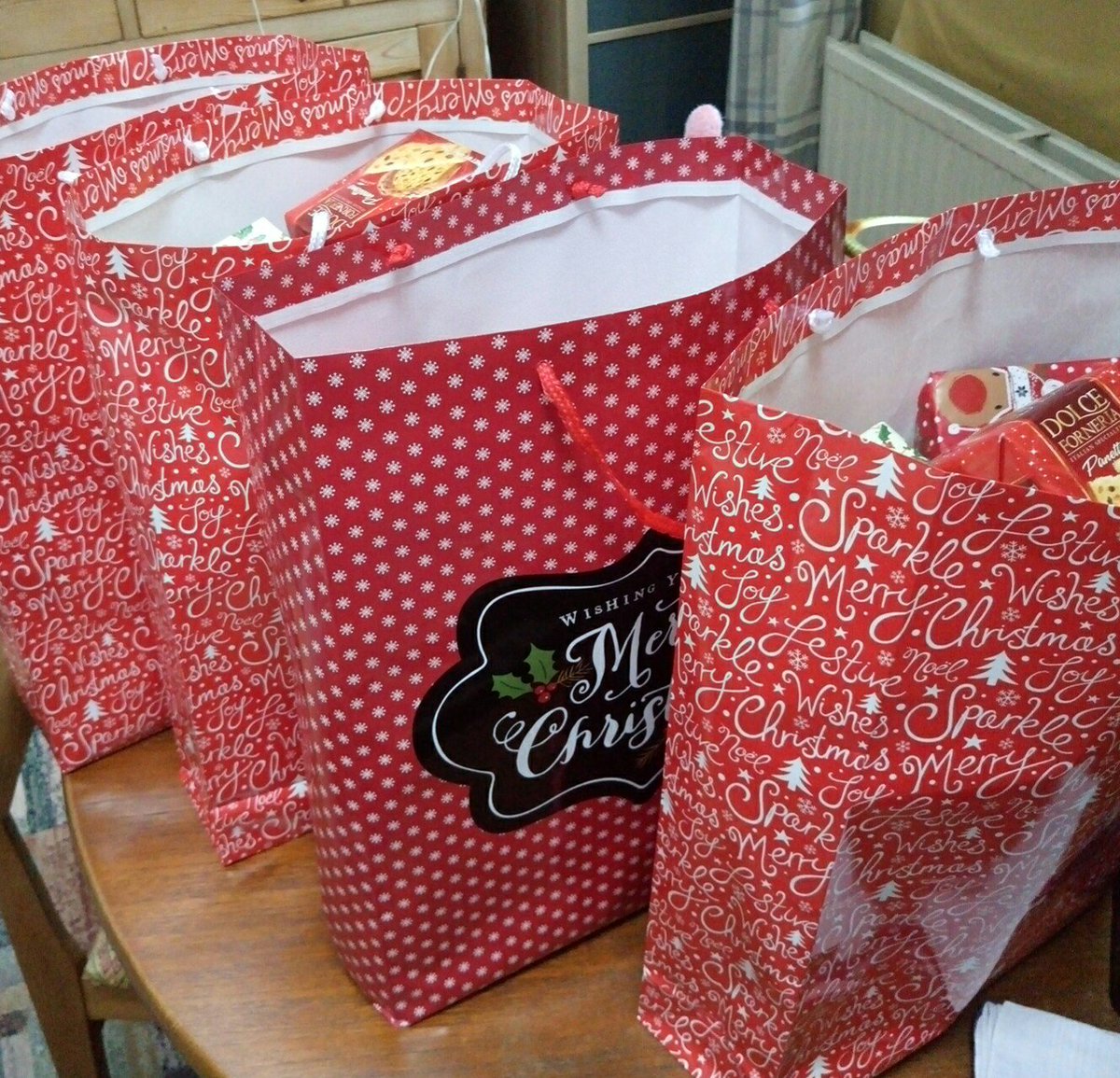 WoW1883's tweet photo. WM &amp; Almoner delivering gifts to the Widows of the Lodge today. https://t.co/yNEzFBqrZN