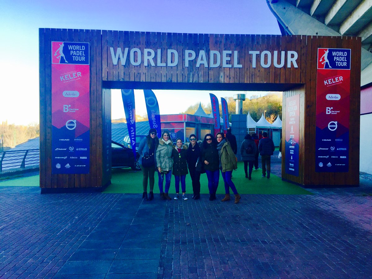 RebeGB's tweet photo. Día de padel!! 🎾 https://t.co/CpahrAo6iY