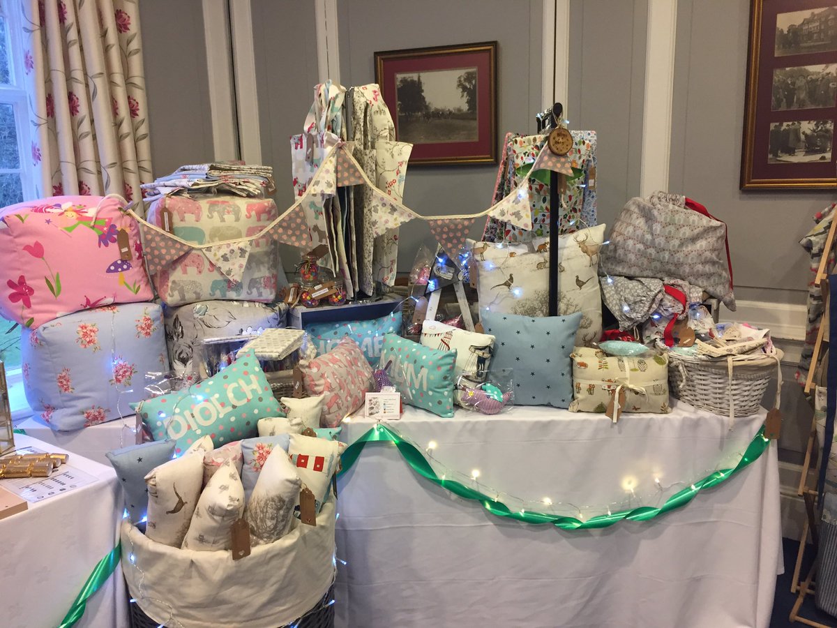 ppieces15's tweet photo. Christmas Market Tim @reasheathcollage #ChristmasMarket #shopping #handmade #buylocal #nantwitch #cheshire # https://t.co/a0jVintax2
