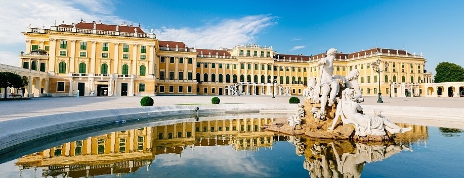 osterreichadp's tweet photo. Everybody wants a piece of me #Schönbrunn #FDVADP https://t.co/RNelxAjtNV
