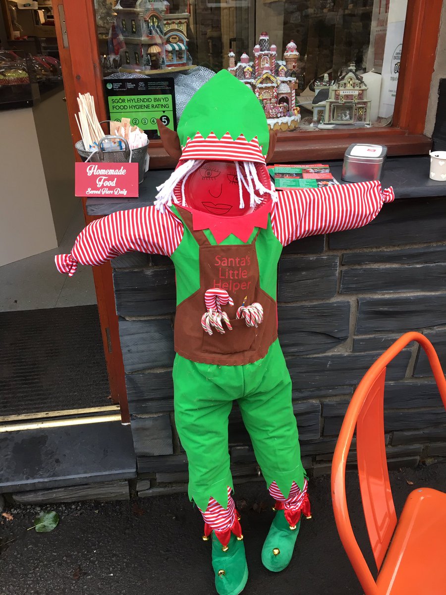 CacenGri's tweet photo. Nadolig Betws 🎄🎄.. call in for warm welshcakes &amp; coffee ❤️xx https://t.co/xeP4oe9yMI