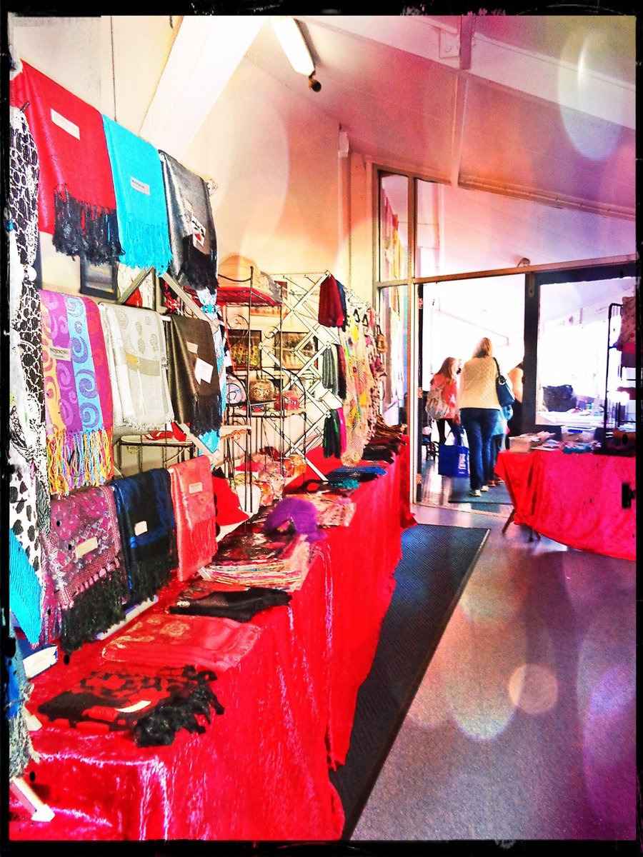 Nothing to do on Sunday? Visit the First Sunday Markets <a href="/LeuraPS/">Leura Public School</a>