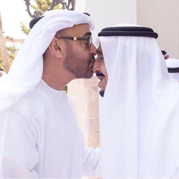 love_uae120's tweet photo. #الامارات_ترحب_بملك_الحزم 
مرحبا ومليون تراحيب 
بسلمان العزم والحزم 
نورت دار زايد يالعضيد 
كلنا لك قوة وسند وعزم 
#عزنا_عزكم 🇦🇪🇸🇦 https://t.co/zScOCsaTkl
