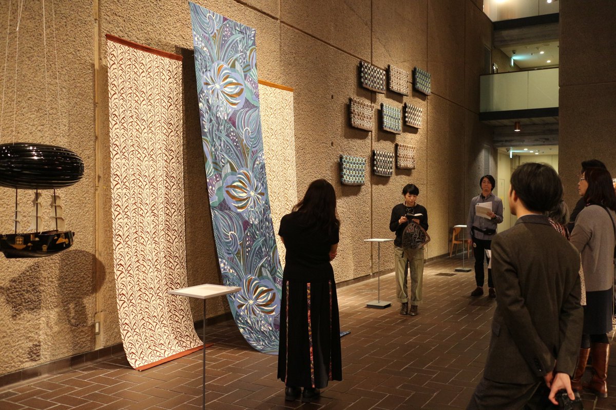 【第5回グループ展】「想いアラタに」展で開催されたアーティストトークでは代表の小島秀子が「毎日更新される新たな想いがある」と工芸の明日を力強く語ると、一斉に拍手が沸き起こりました。12/4も11時よりアーティストトークを開催omoiotsunagu.blogspot.jp