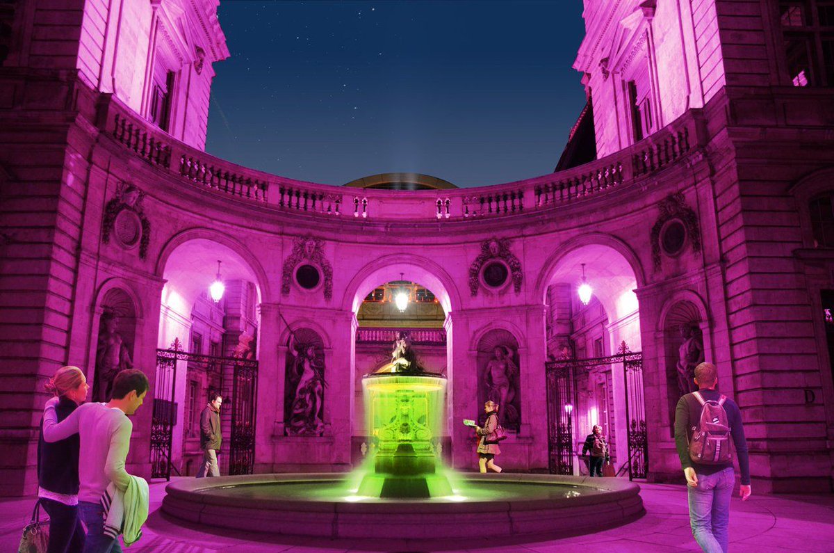 CNRS_dr07's tweet photo. Pour la #FDL2016 la fontaine de la mairie @villedelyon devient fluo avec #Platonium ! https://t.co/2s2rtxxjr6 @CNRS @EricAtelier8 https://t.co/dHW6bLzybG