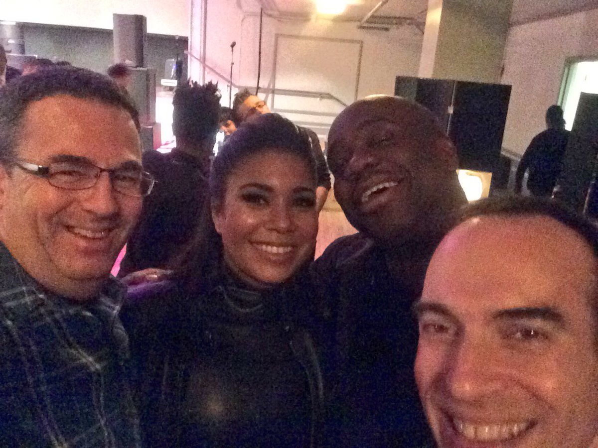 RogerClark41's tweet photo. Hanging at @williemaerock gala Friday night with @TheCrusher007 from #OITNB and old pals @vaughnlewis and @kennyGabor of #strongmanagement https://t.co/wjYIxIlWQH