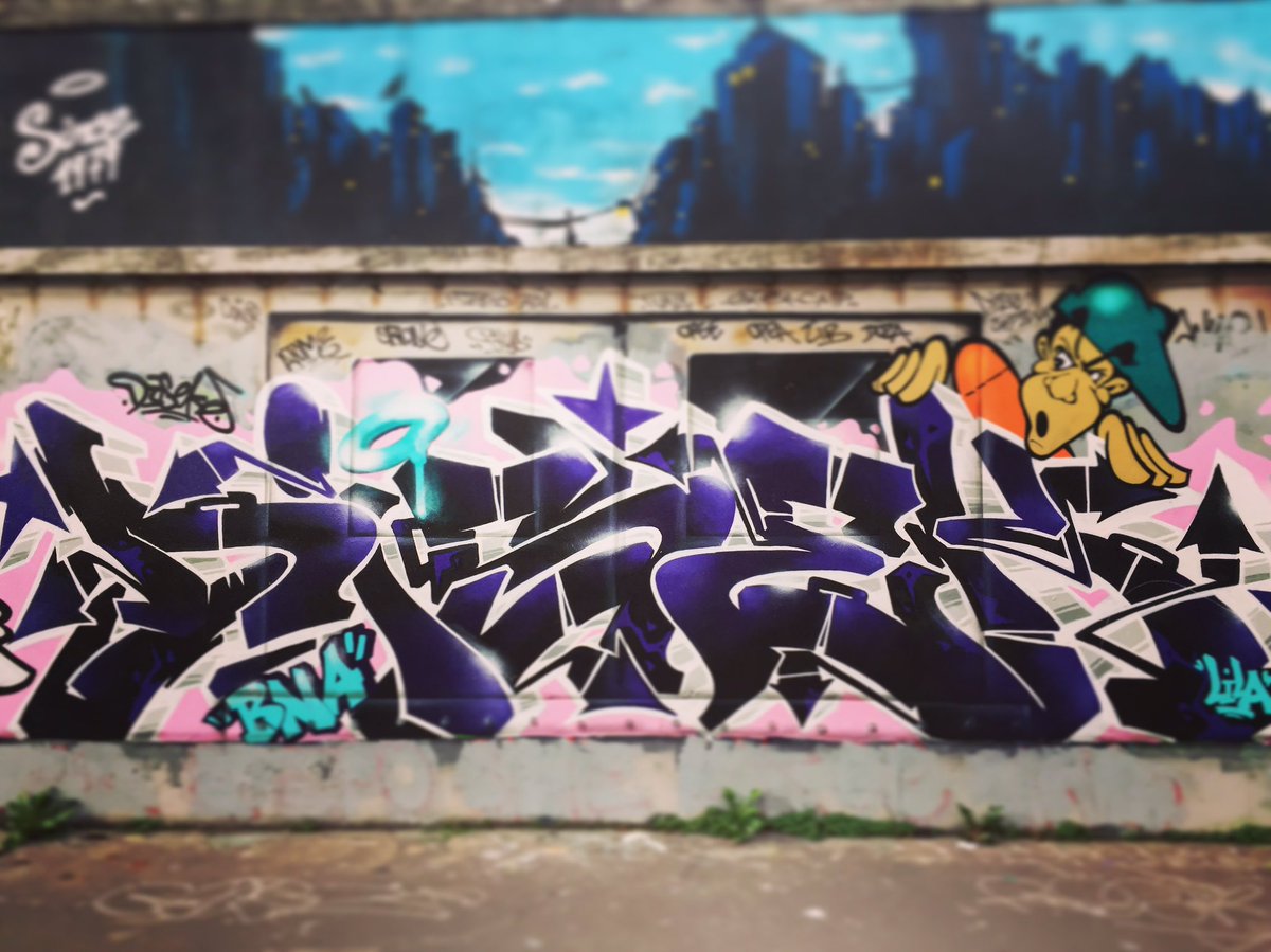 fastertagueur's tweet photo. By #disek #3fk #bna #bnacrew #streetart #streetartist #urbanart #urbanartist #graffiti #graff #graffitiwall #wall https://t.co/ccQxRRNSW3