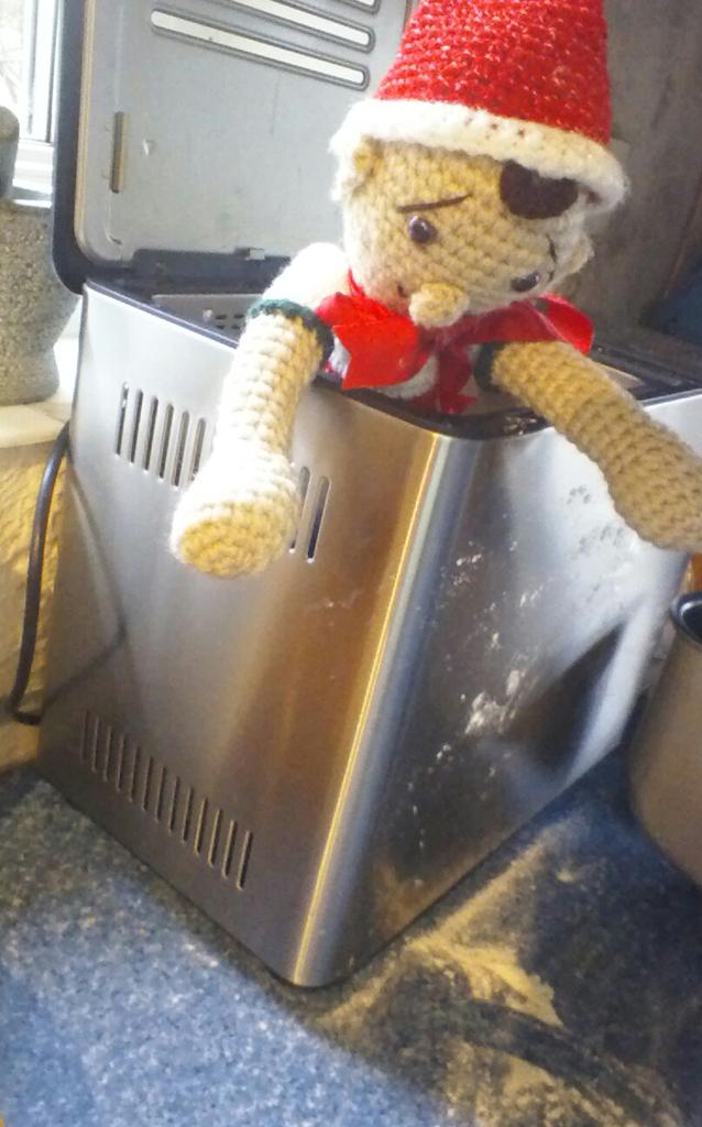 worduplancs's tweet image. Guess who&apos;s been trying to make bread!! #BobsBack