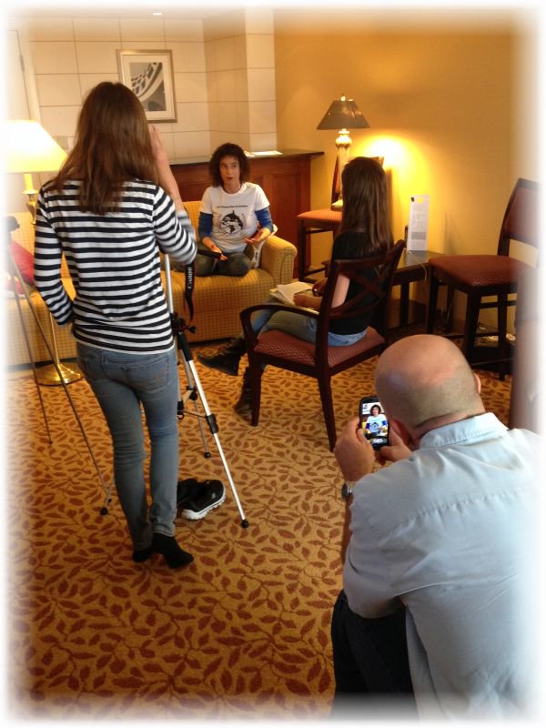 jeffrey_ventre's tweet image. 2 share 
@BlueFreedomOrg interviewing @Sam10k with @Voice_OT_Orcas' @John_Jett_Phd taking a photograph during  #Voiceless -- personal photo