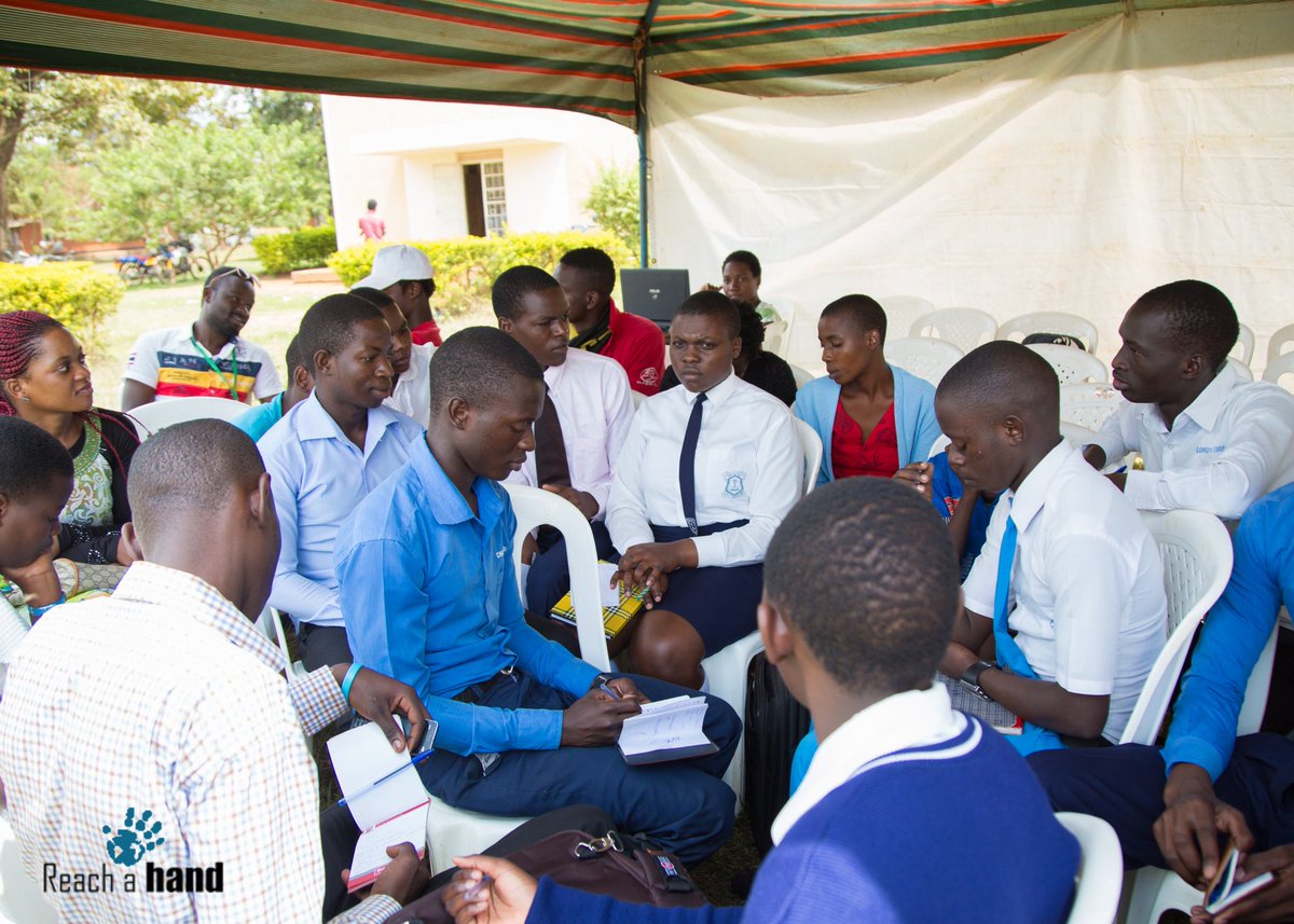 SAUTIplusTV's tweet photo. YOUTH TO YOUTH ADVICE: Avoid peer pressure, get good mentors, be open to our parents and abstain. Spot on!  #BetterLife4Girls https://t.co/zltkgYlvSj
