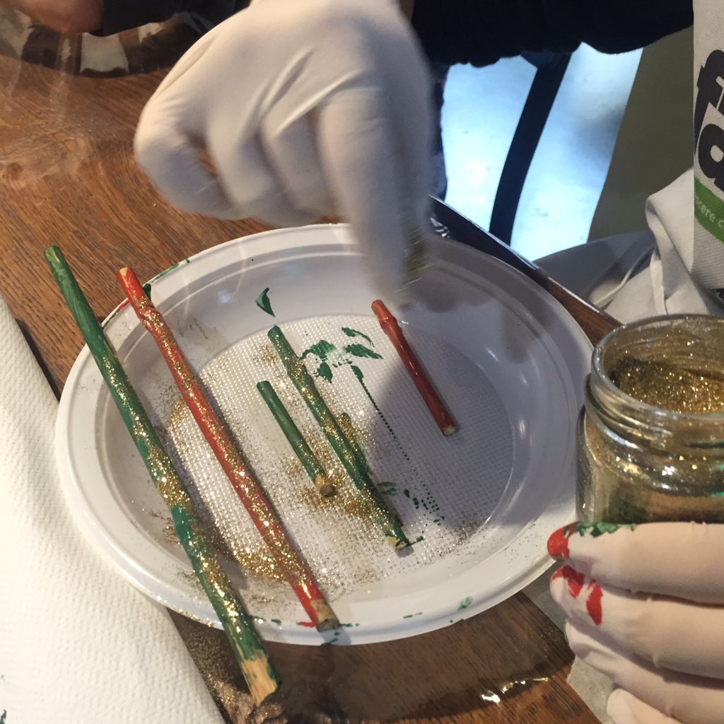 Blogmamma's tweet photo. Con la pistola a caldo non ci ferma nessuno #leroymerlinkidslab https://t.co/4nlxdJCxTe
