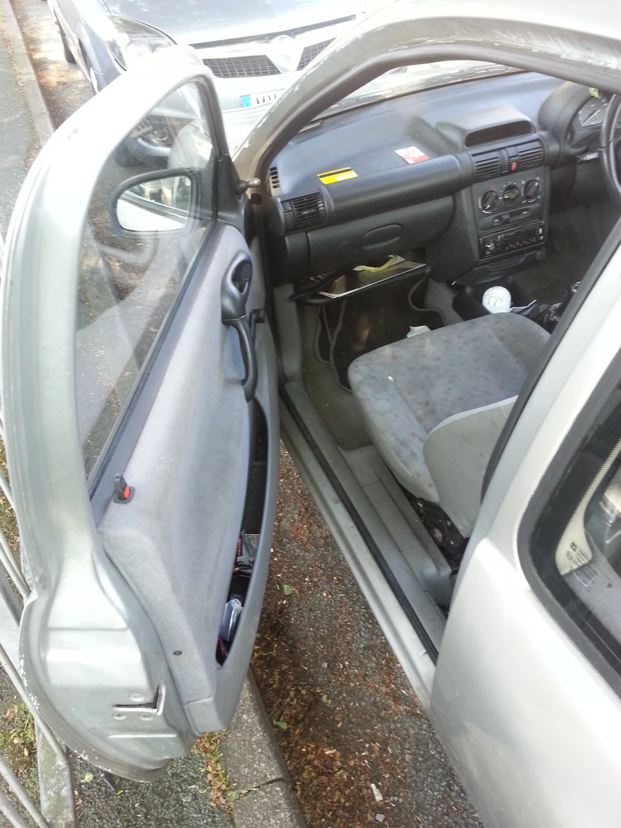 StPetersWMP's tweet image. Did you #checkyourfob before you walked away from your #vehicle today? Don't give thieves an easy way in! #ClickCheckKeep #Theft #LockUp