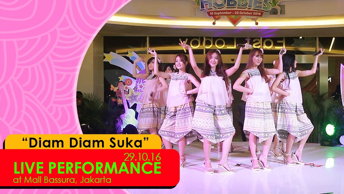 WeCanBeWinners's tweet photo. Cherrybelle - Diam-Diam Suka [LIVE] at Mall Bassura, Jakarta https://t.co/UPUGj7Ft0w || @MallBassura https://t.co/EkroEzMahj