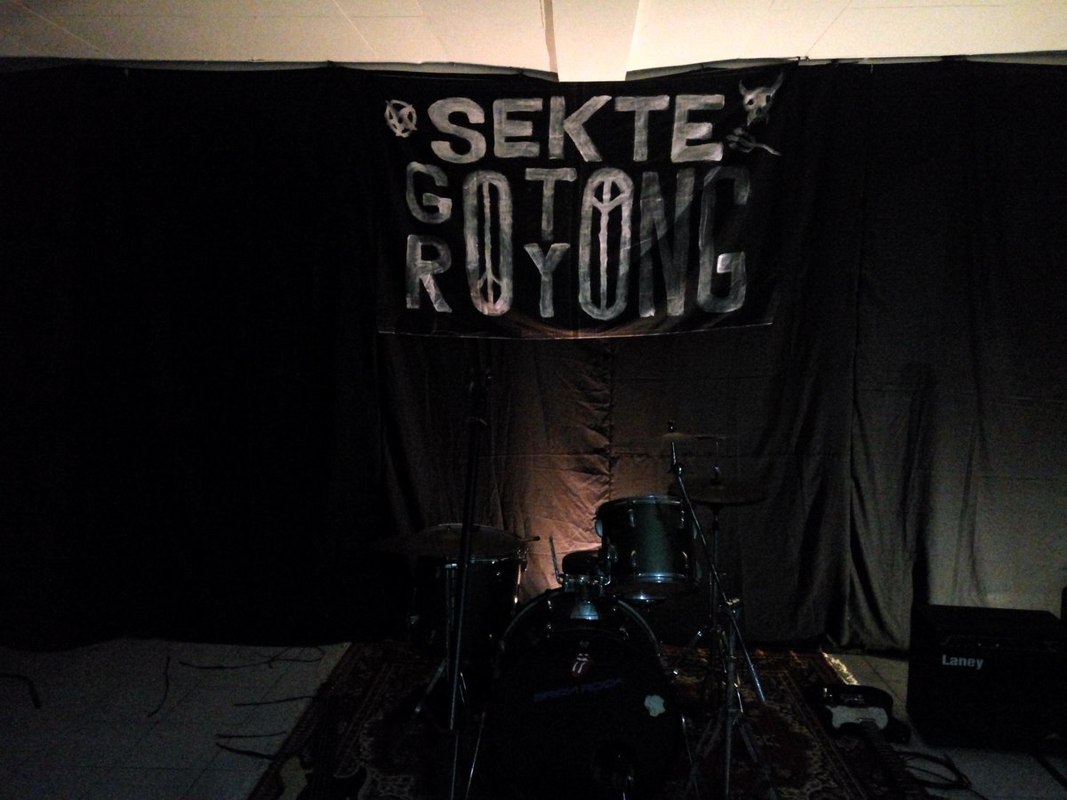 Kemari. Udah mau mulai neh bosq~