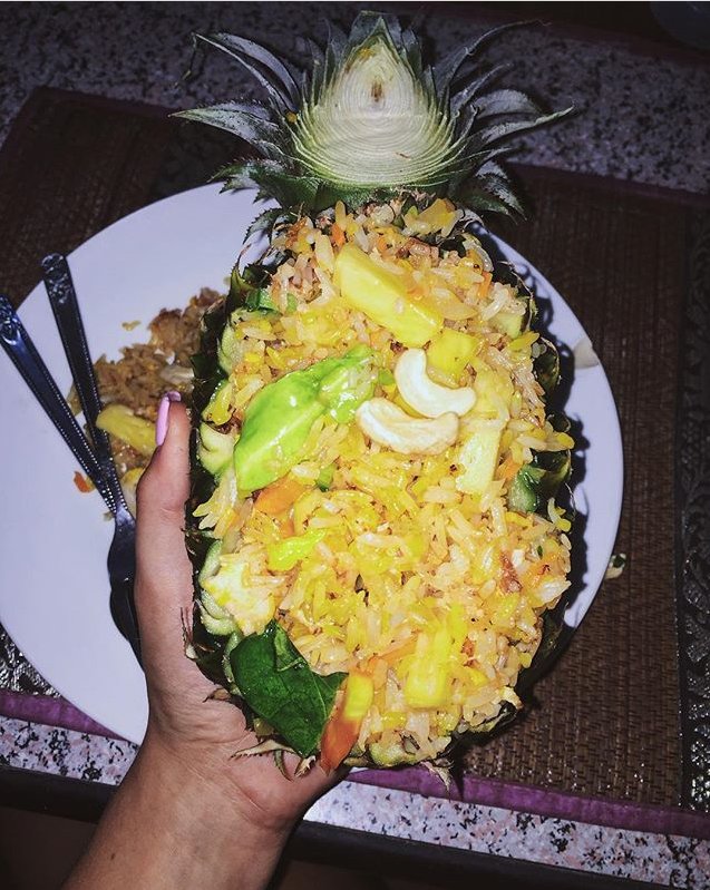 GC_Adventure's tweet image. In Thai, khao means "rice" and phat means "stir-fried". Pineapple fried rice is a popular dish in Thailand.| Shared by @frannivalentina