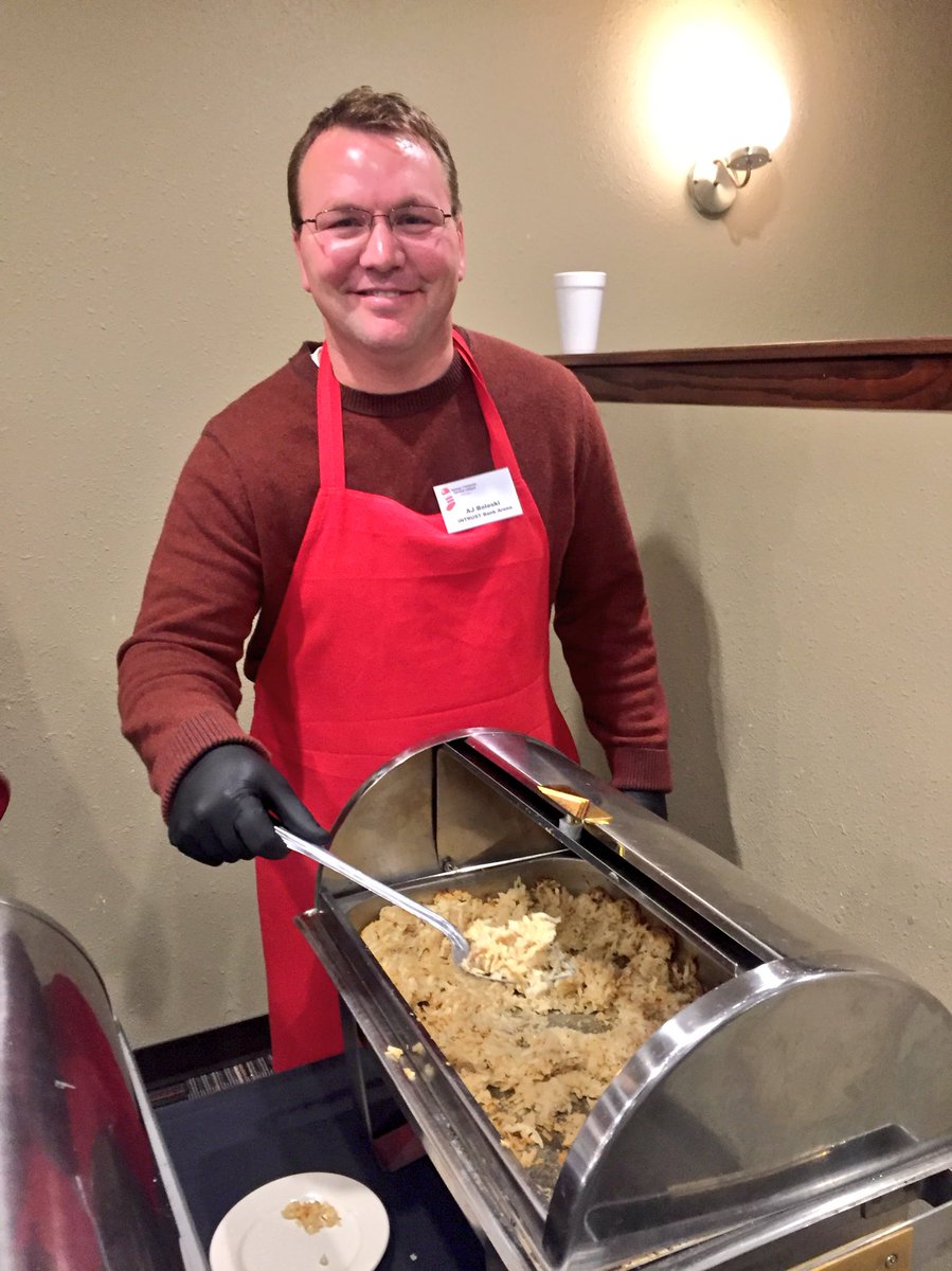 INTRUSTarena's tweet photo. Our GM AJ Boleski was a Celebrity Server at this mornings Kansas Children's Service League Annual Red Stocking Breakfast! #SMGGivesBack https://t.co/Sm5hQ2r5fq