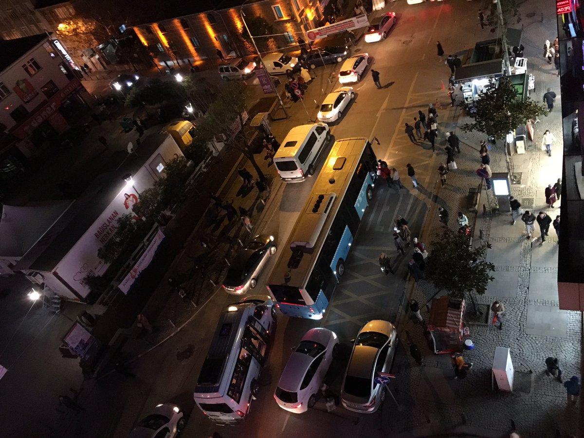 #Otobüs durağa yanaşsaydı/yanaşabilseydi de gereksiz trafik "şok etkisi" saç-baş yoldurmasaydı NE OLURDU!