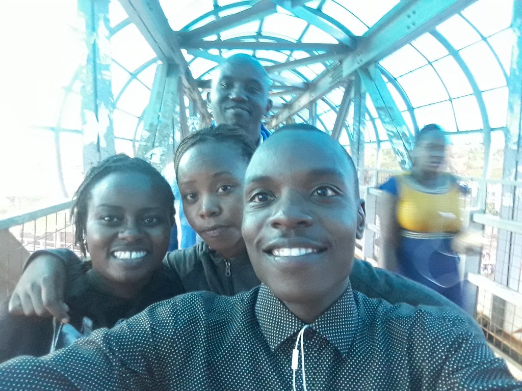 nissie_njeri's tweet photo. #KU run on an empty stomach😫😫😫 @jars_broken_
#spursteakranches
#discoverkwsparks
#stretch2016
#run https://t.co/8Ls37HNuau