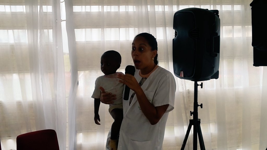 speabidjan's tweet photo. Place a l'atelier II sur le thème : "Leçon de massage de nos bébés" avec Marine Andoh. #SPE2016 https://t.co/eTjnUso8l3