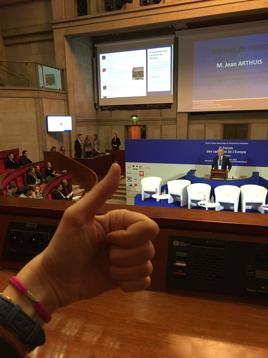 AJE_nationale's tweet photo. "Le Parlement (européen) se préoccupe de l'emploi des jeunes car c'est notre avenir" @JeanArthuis #FCEU2016 @SGAE_gouv https://t.co/0r9lGnPt8h