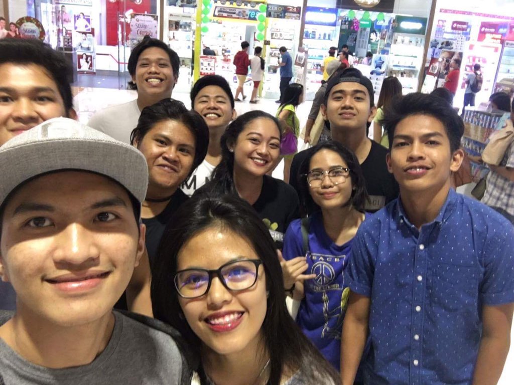 fckyeahItsKRSTN's tweet photo. moana with the squad 💯 @JBPicaarr @_chelslsn @tyrnsnts @jorduna_ @peeeetuh @kramanixoo @sqthan @JodgeFuncion 😂 https://t.co/USSIyxogXB