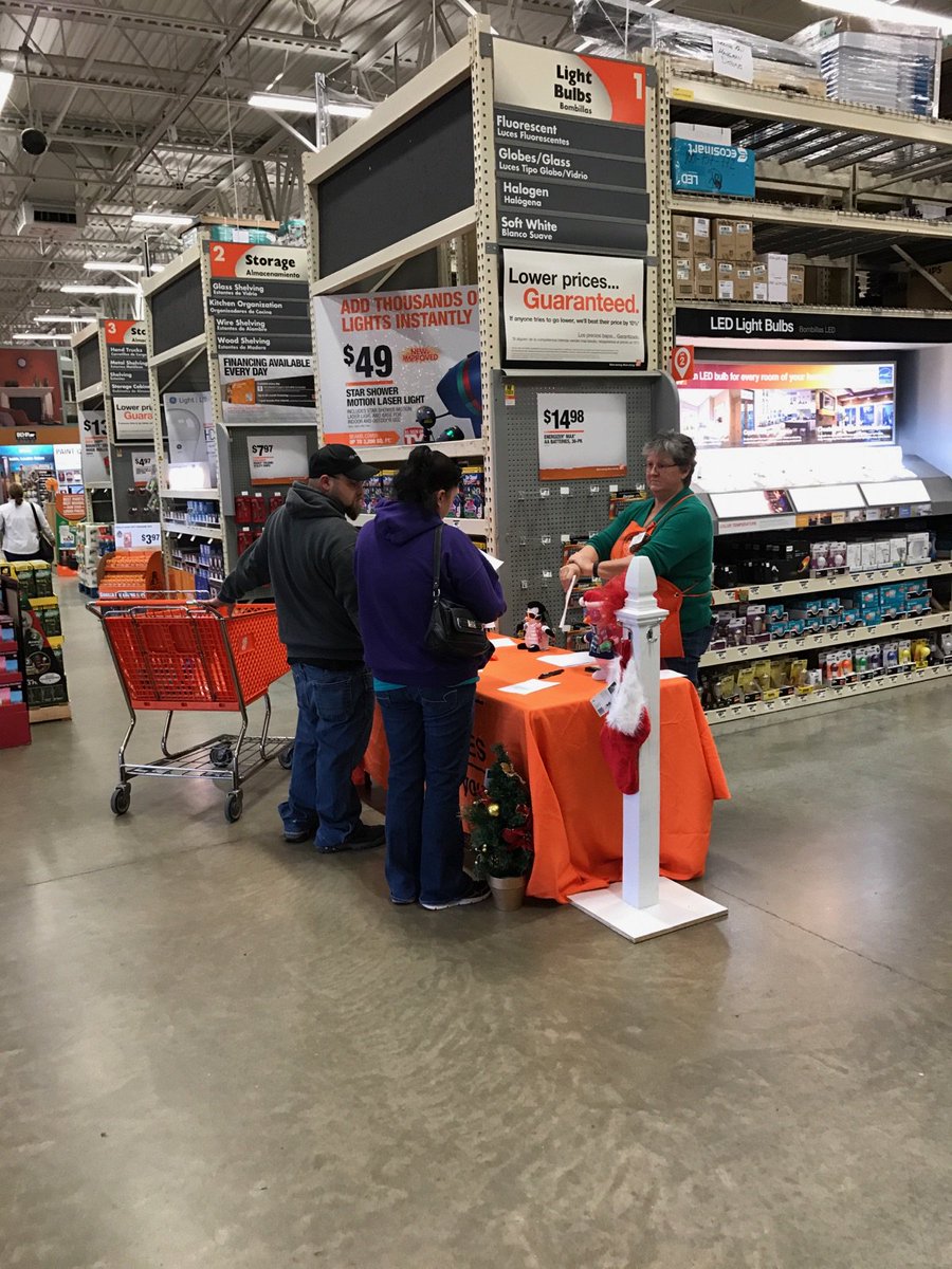 AjmOps2023's tweet photo. Great day to educate our customers on The Home Depot's great install programs!! Awesome job Jennifer!! @LHdepot @joeytothek @Legend84 https://t.co/f3EO9C8Om4