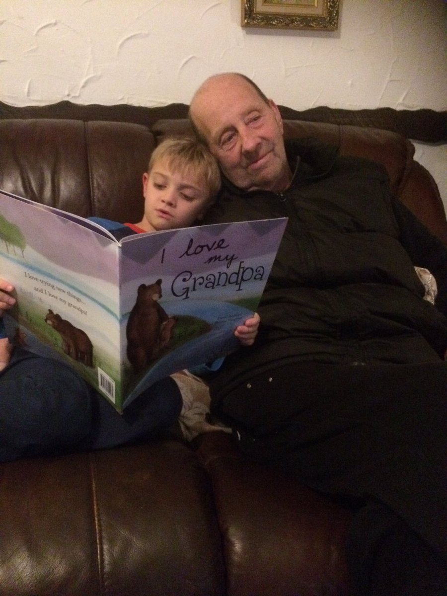 xxCathyxxx's tweet image. @ashtreeclass16 @LadywoodKH 'I love my grandpa' with grandpa! #readingrocket day 3