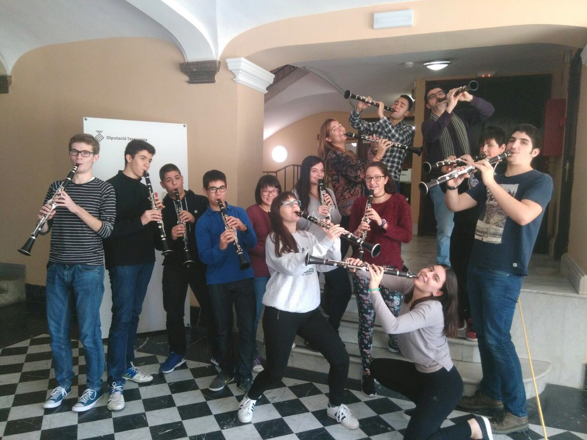 CMTarragona's tweet photo. Cloenda de la 6a Master-class de clarinet amb Laura Ruiz al @CMTarragona https://t.co/o8r2IRieTq